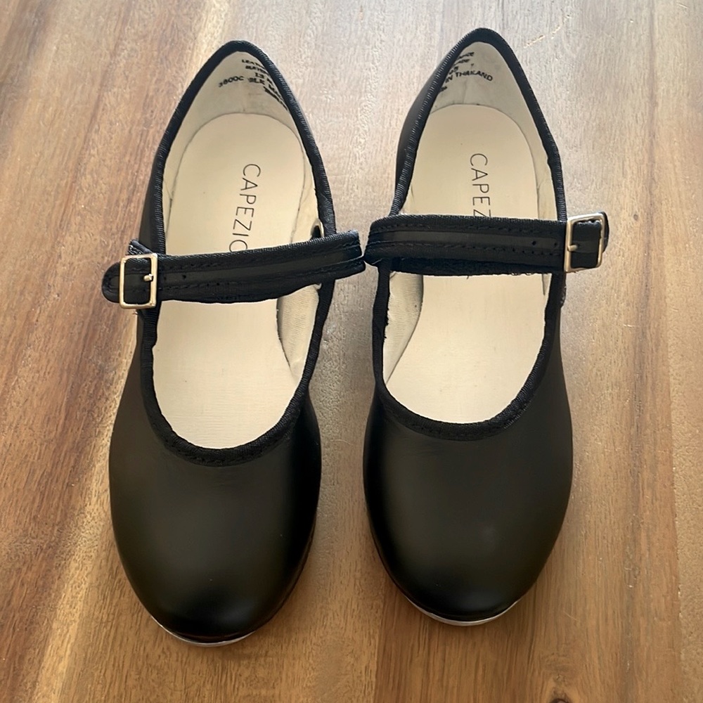 Capezio Girls tap shoes. Size 13m. Barely used.